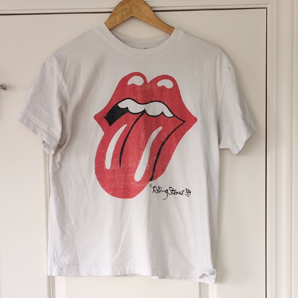 H&M Cream Tee with Red Tongue Detail